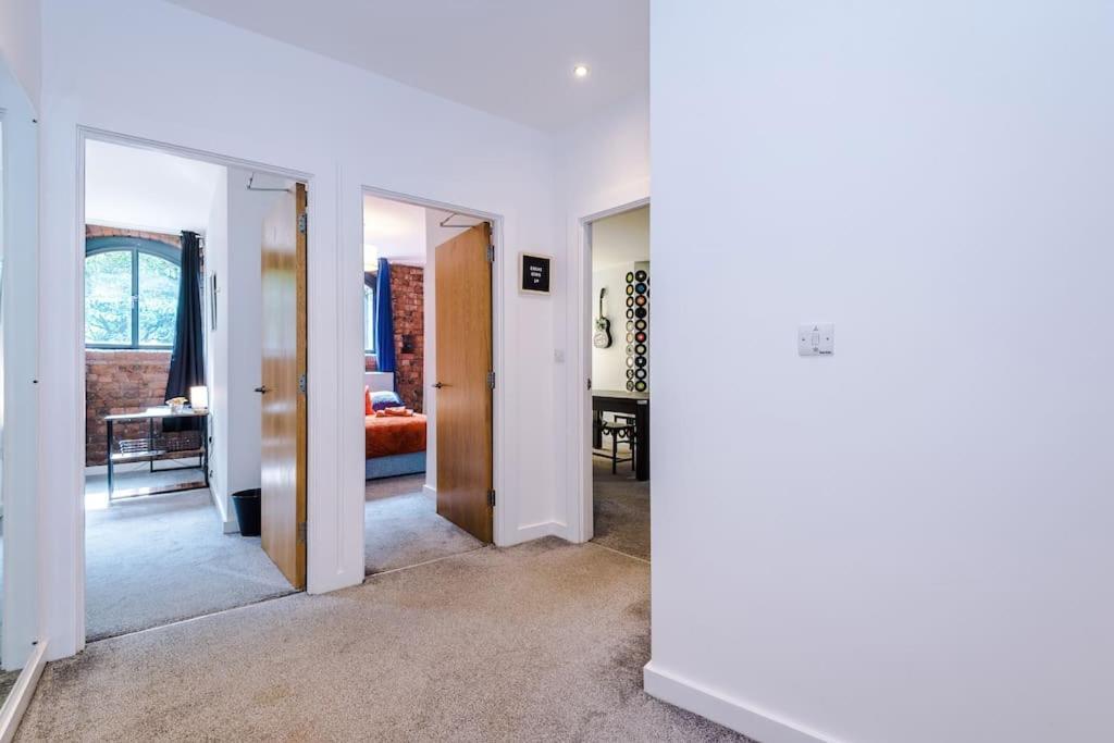 Stylish Apartment, Pool Table, Sleep 6, Location Apartment *