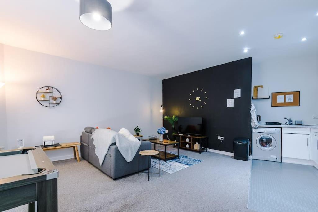 Stylish Apartment, Pool Table, Sleep 6, Location Apartment Liverpool