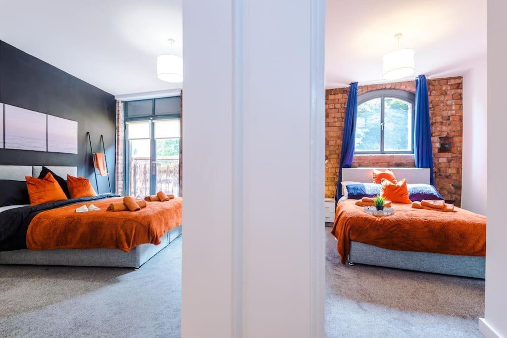 Stylish Apartment, Pool Table, Sleep 6, Location Liverpool