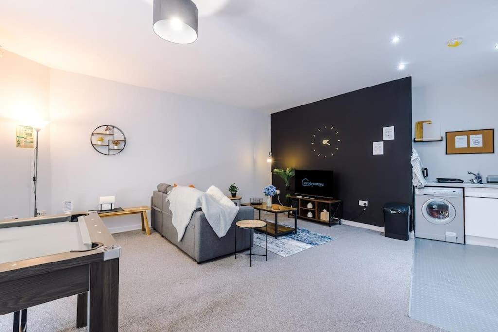 Stylish Apartment, Pool Table, Sleep 6, Location