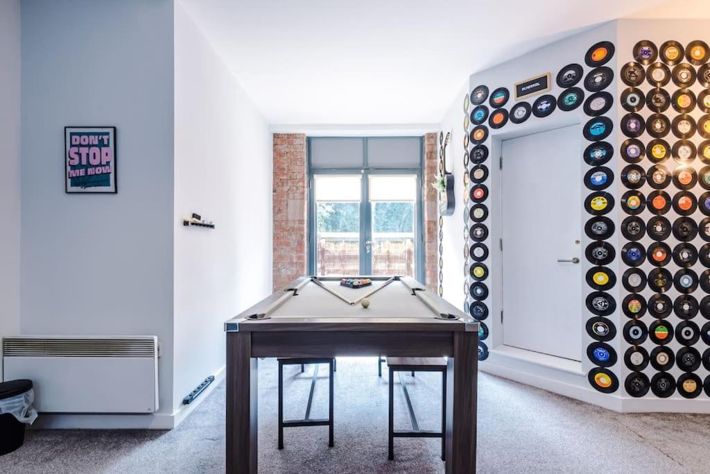Apartment Stylish Apartment, Pool Table, Sleep 6, Location Liverpool